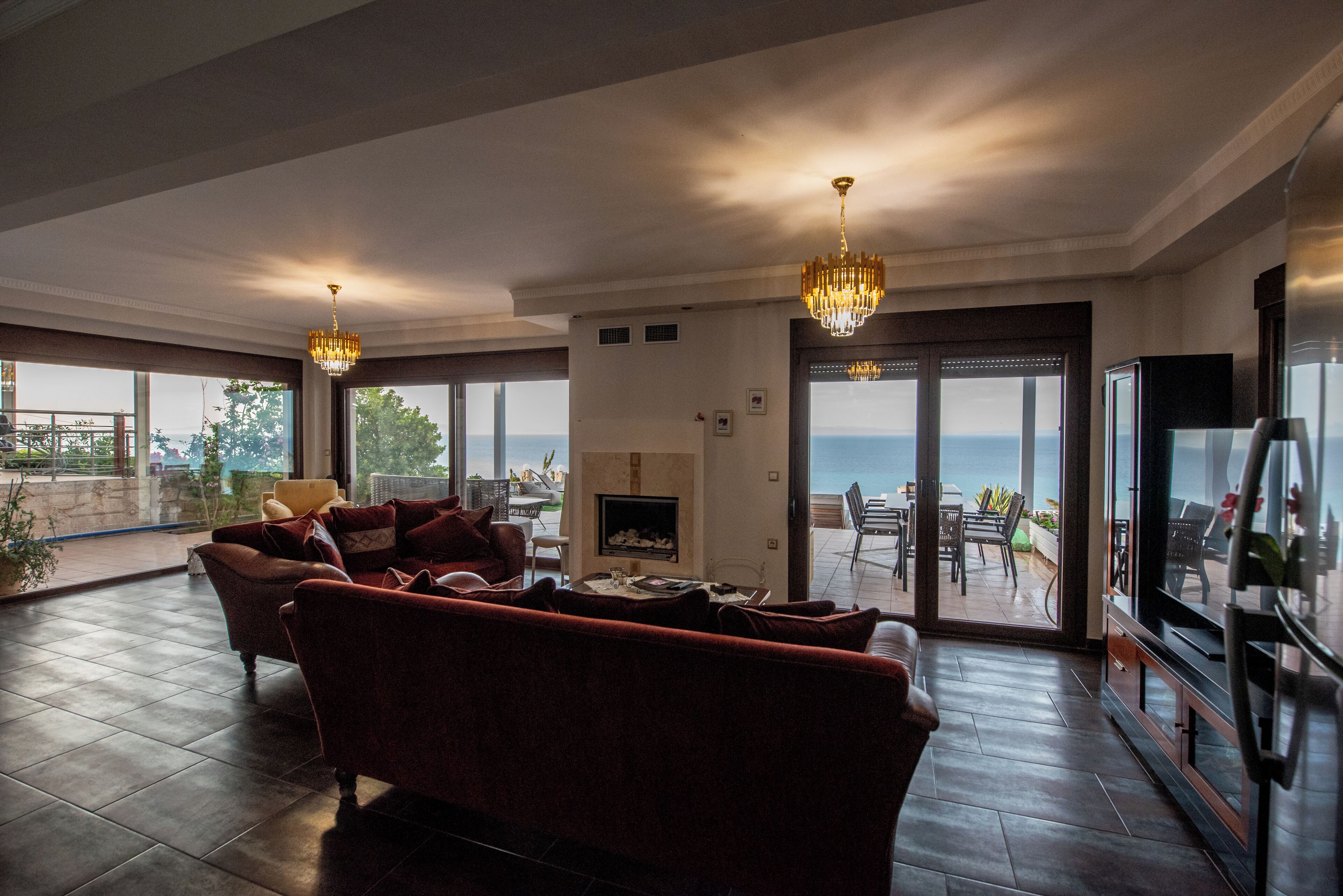 Smart-TV, Kamin, Videospiele