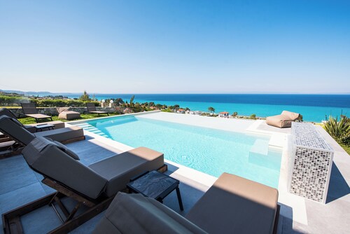 Spacious Luxury Villa for Families & Groups