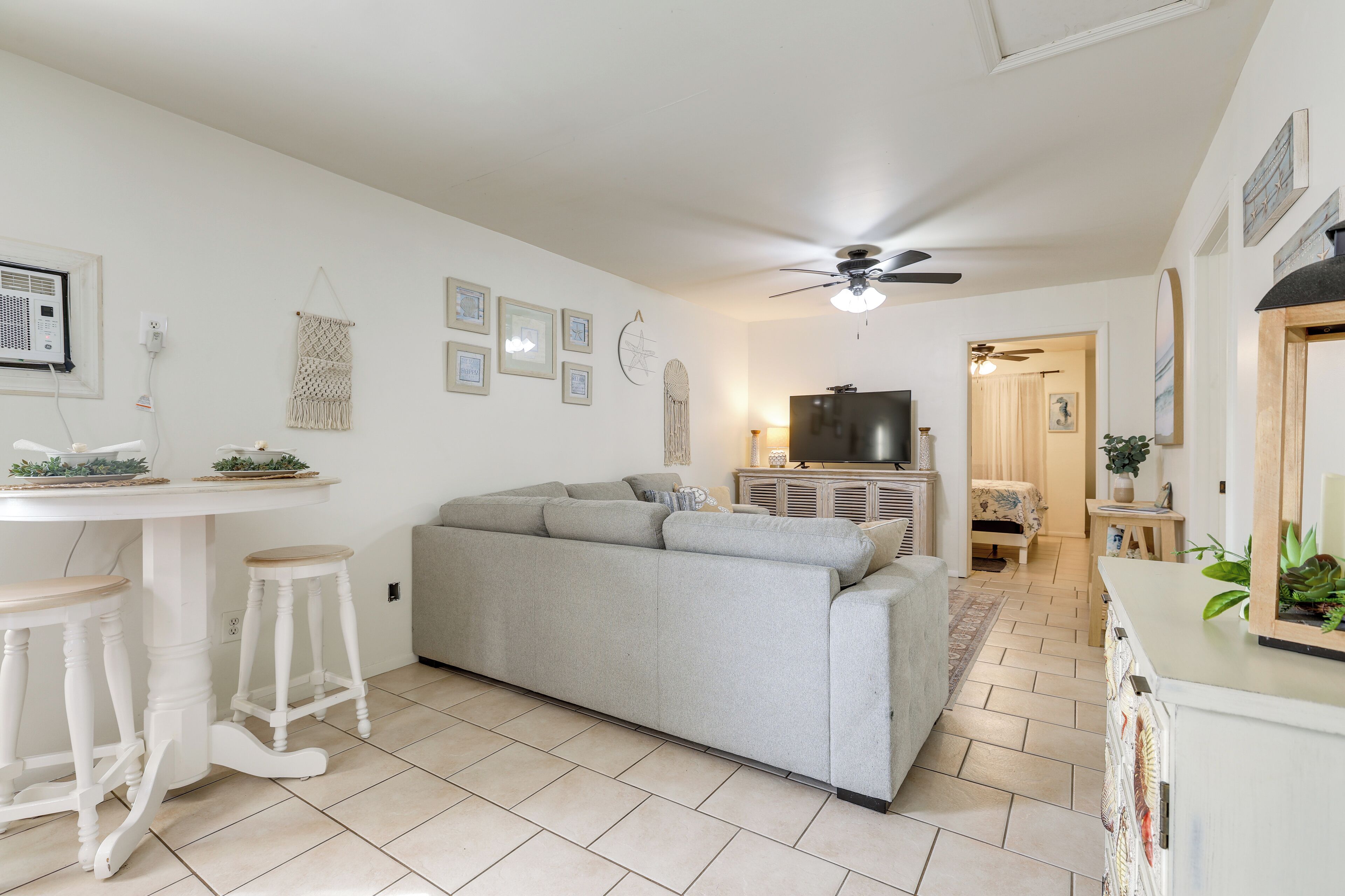 Apartment (1 Bedroom) | Interior