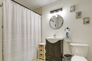 Interior - 1 Block to Dtwn! Walkable Stay in Stuart (Stuart)