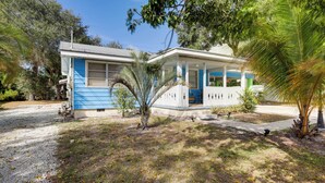 Apartment (2 Bedrooms) | Interior - 1/2 Mi to St. Lucie River: Treasure Coast Home (Stuart)