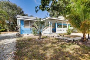 Apartment (2 Bedrooms) | Interior - 1/2 Mi to St. Lucie River: Treasure Coast Home (Stuart)