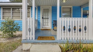 Apartment (2 Bedrooms) | Interior - Walk to Shops & Dining: Downtown Stuart Home! (Stuart)