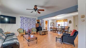 House (4 Bedrooms) | Interior