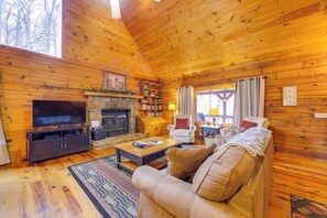 House (2 Bedrooms) | Interior - Creek On-site! Cabin 7 Mi to Cataloochee Ski Area (Maggie Valley)