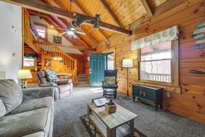 House (2 Bedrooms) | Interior - Family Log Cabin w/ Mtn Views, 2 Mi to Tube World! (Maggie Valley)
