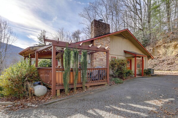 Apartment (2 Bedrooms) | Interior - Walk to Golf Course, Mtn-view Maggie Valley Duplex (Maggie Valley)