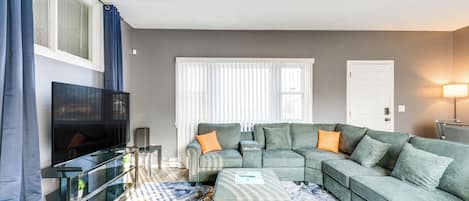 House (4 Bedrooms) | Front of property