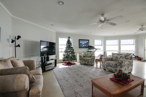 Apartment (2 Bedrooms) | Interior - Stunning Views & Beach Access: Plattsburgh Getaway (Plattsburgh)