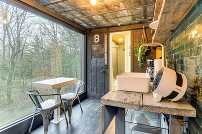 Secluded Red River Gorge Cabin w/ Rooftop Deck!