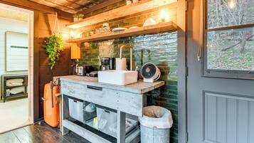 House (1 Bedroom) | Interior