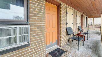 Apartment (0 Bedroom) | Interior