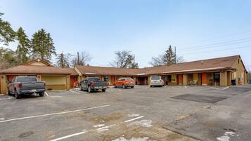 Apartment (0 Bedroom) | Interior