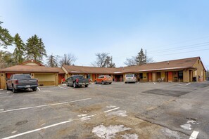 Apartment (0 Bedroom) | Interior - Pet-friendly Studio Near Pine Knob: Bring Skis! (Clarkston)