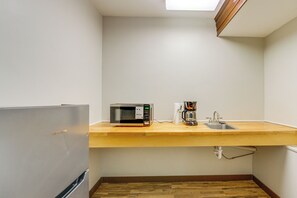 Apartment (0 Bedroom) | Interior - Pet-friendly Studio Near Pine Knob: Bring Skis! (Clarkston)