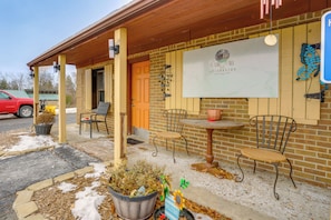 Apartment (0 Bedroom) | Front of property - Slopes-ready Studio Near Pine Knob: Pets Welcome! (Clarkston)