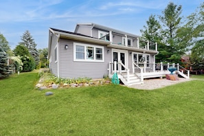 Interior - 4 BR Tranquil Lakefront Retreat w/ Fire Pit (Lodi)