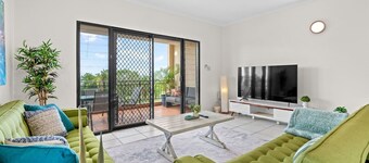 Zen Emerald Shore Seaview - Balcony - Sunset View