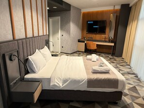 Ropa de cama de alta calidad, colchones Select Comfort y minibar 