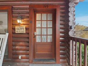 Exterior detail - Townhome Cabin, Indoor/Outdoor Swimming Pool & Foosball (PIGEON FORGE)