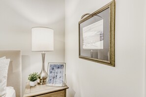 Condo, 2 chambres | Intérieur