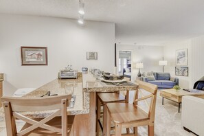 Condo, 2 chambres | Restauration