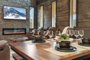 Dining - New- Wildside Cabin, All Sport Simulator, Hot Tub & Views (Pigeon Forge)