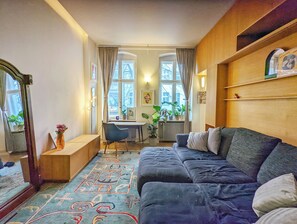Living area - STUDIO 54 Modern 3 Room APT in the HEART of Neukölln (Berlin)
