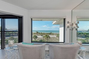 Living area - AMAZING OCEANFRONT VIEWS overlooking the private beach at the Boca Grande Club (Boca Grande)