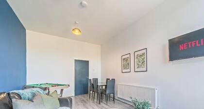 Latimer Flat 3 - Spacious 2-Bed Apt - Sleeps 6