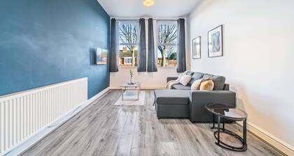 Modern Liverpool Apartment | Sleeps 7 | Ground Flr