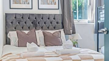 Iron/ironing board, WiFi, bed sheets