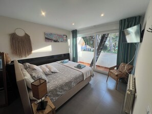 3 bedrooms, iron/ironing board, WiFi, bed sheets - Vacation home for families in Cala Ferrera with private pool in the garden near the beach (Cala Ferrera)
