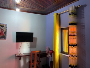 Classic Room, Balcony, City View | Egyptian cotton sheets, premium bedding, Select Comfort beds - NGK HOTEL APARTMENT (Bafoussam)