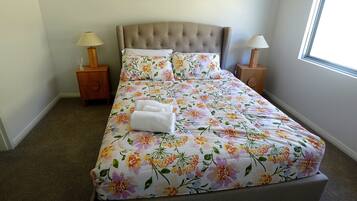 3 chambres, fer et planche Ă repasser, Wi-Fi, draps fournis