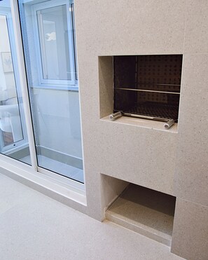 Interior - 2-bedroom, 2-bathroom garden apartment in Parque Barigui with garage. (Curitiba)