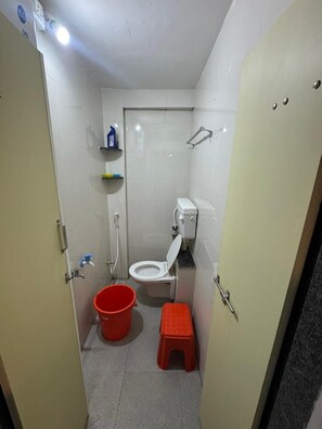 Bathtub - Mahayaatri Niwas (Kolhapur)