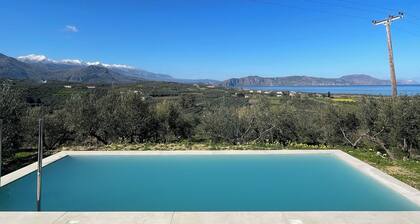 Villa ELEONAS Episkopi direct view of the sea, mountains, gulf