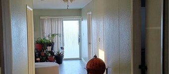 Welcoming 2-bedroom apartment in vibrant Westwood perfect for your stay