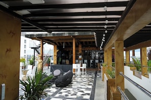 屋外ダイニングエリア