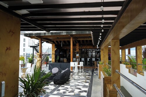 Large 1-Bedroom at Kandi Tower 1 with Free Gym & Pools