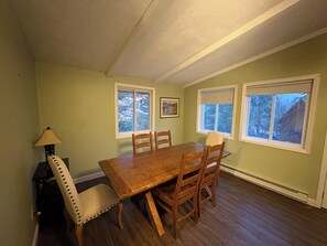 Dining - Happy Tails Hideaway  4 Bedroom Chalet located near everything (Bartlett)