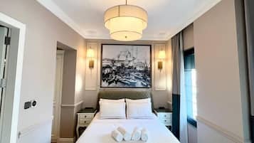 Comfort-Doppelzimmer, Stadtblick | Schreibtisch, laptopgeeigneter Arbeitsplatz, kostenloses WLAN