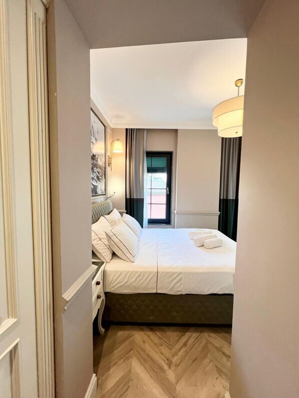 Comfort Double Room, City View | Desk, laptop workspace, free WiFi - D ORIENT HOTEL (Istanbul)