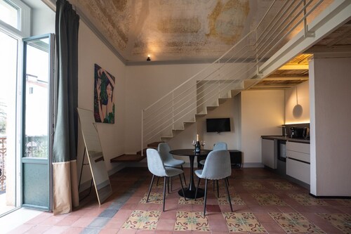 Charming apartment between frescoes and modern comforts