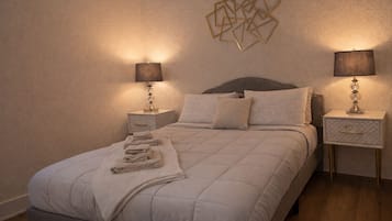 1 habitación, escritorio, tabla de planchar con plancha y wifi gratis