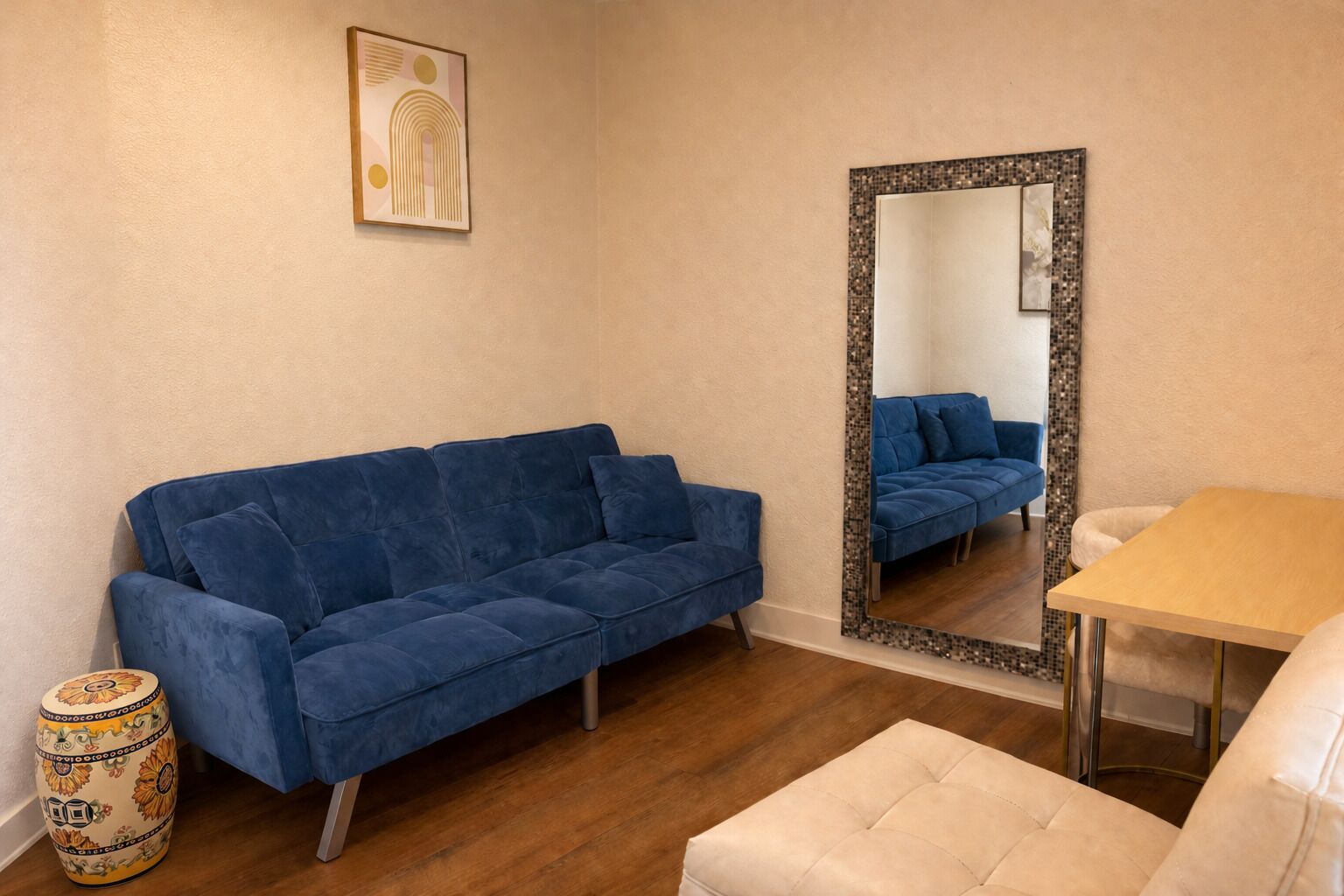 1bd/1ba . Pool View. Balcony. Kitchen. Free Parking. - Venice Beach, CA