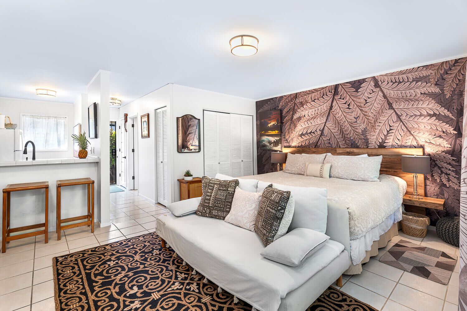 Iron/ironing board, free WiFi, bed sheets