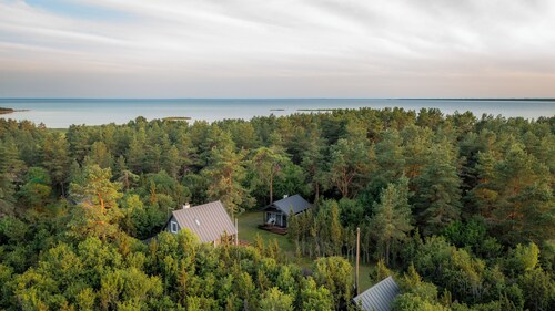 Far from mass tourism, cosy nature cottage in Hiiumaa