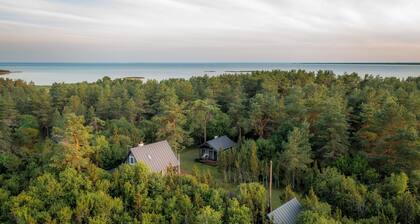 Far from mass tourism, cosy nature cottage in Hiiumaa